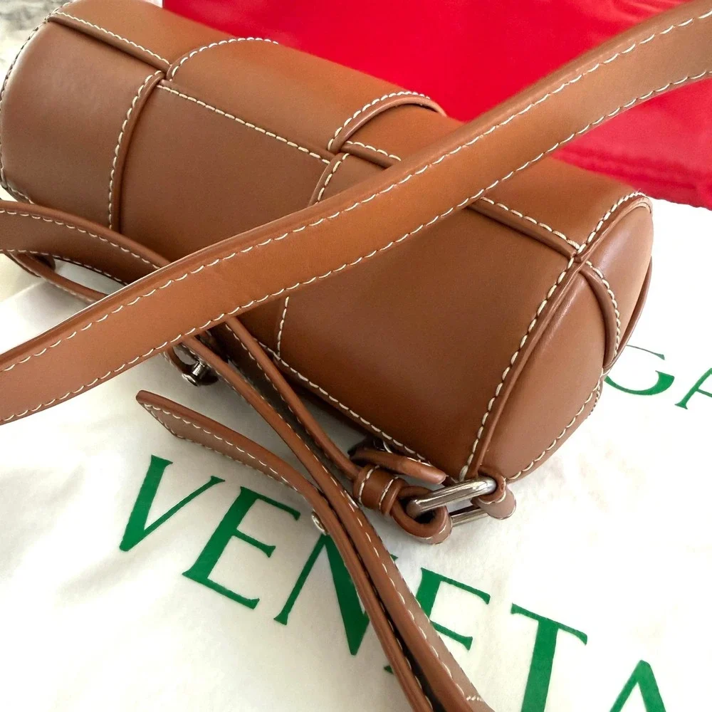 Bottega Veneta 741561‎ Urban Stitch Leather Barrel Bag Brown Crossbody